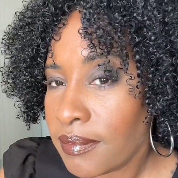 💋 OH BABY a MAC LIPGLASS. ** NEW IN THE BOX. RETAIL $24. - Picture 9 of 13